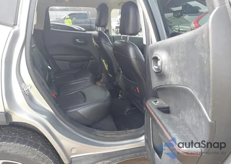 2019 Jeep Compass Trailhawk 4X4 из США, поврежденный, VIN 3C4NJDDB8KT739788